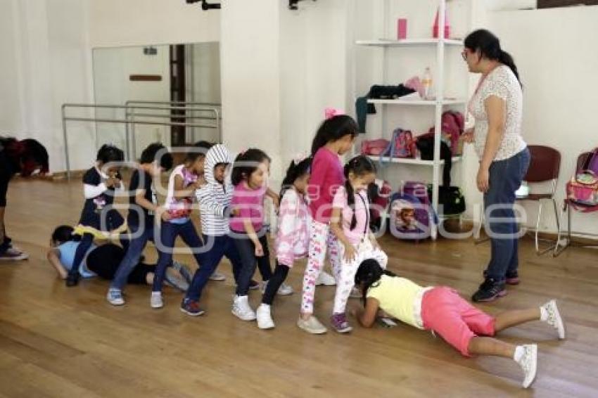 TALLERES DE VERANO