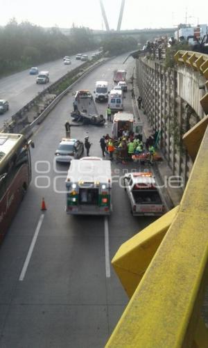 VOLCADURA . AUTOPISTA MÉXICO-PUEBLA