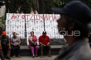 MARCHA AYOTZINAPA