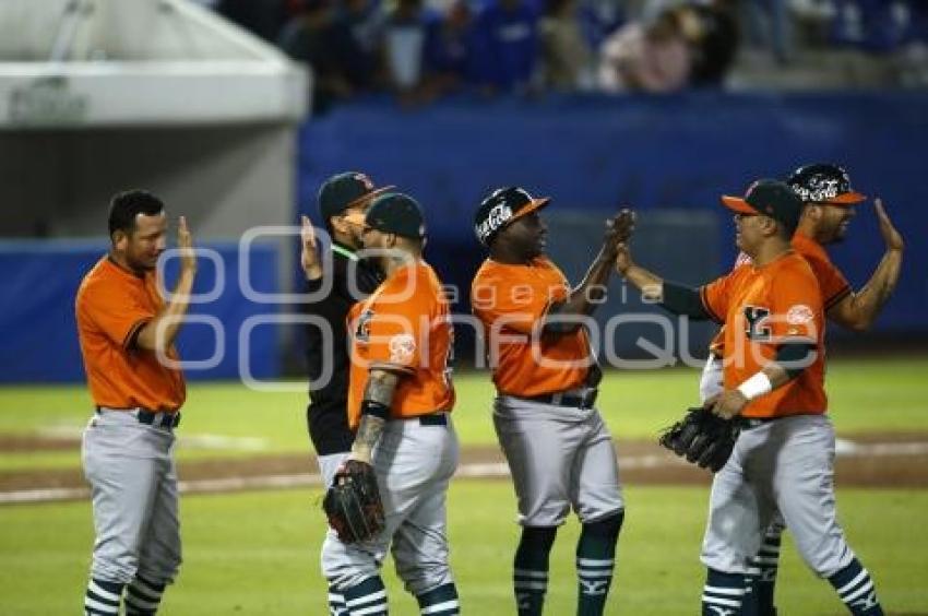 BÉISBOL . PERICOS VS LEONES DE YUCATÁN