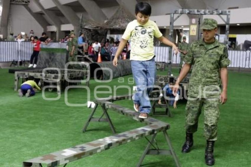 INAUGURACIÓN EXPOSICIÓN . FUERZAS ARMADAS