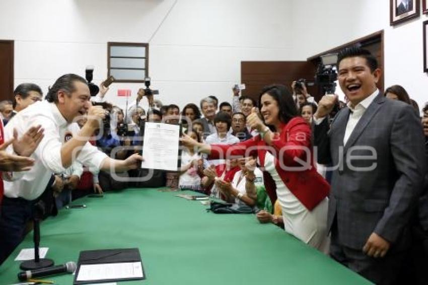 PRI . PROTESTA SECRETARIOS ADJUNTOS