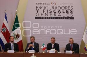 CUMBRE DE FISCALES