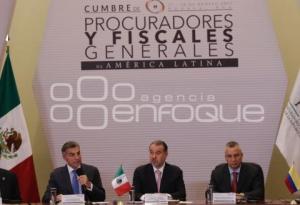 CUMBRE DE FISCALES