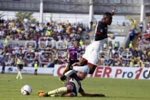 FÚTBOL . LOBOS BUAP VS AMÉRICA