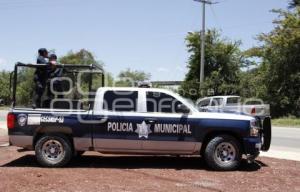 POLICÍA . ACATLÁN