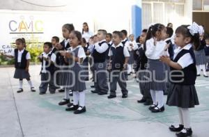 REGRESO A CLASES . ACATLÁN