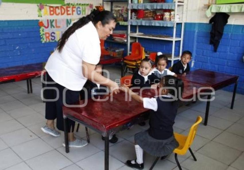 REGRESO A CLASES . ACATLÁN