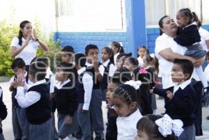 REGRESO A CLASES . ACATLÁN