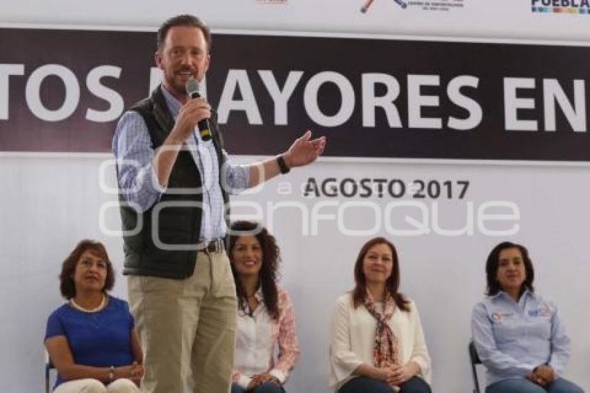ADULTOS MAYORES EN PLENITUD