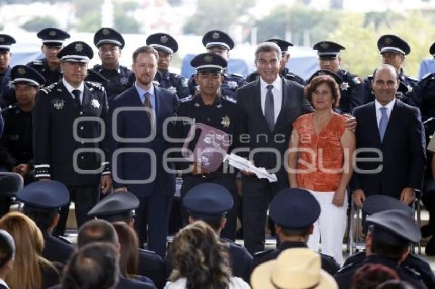 ENTREGA PATRULLAS Y ESTÍMULOS A POLICÍAS