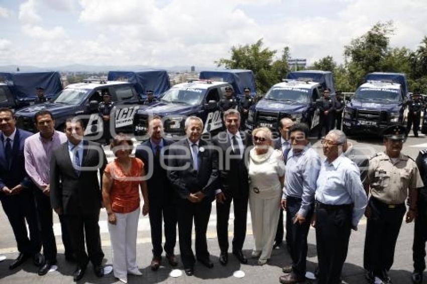 ENTREGA PATRULLAS Y ESTÍMULOS A POLICÍAS
