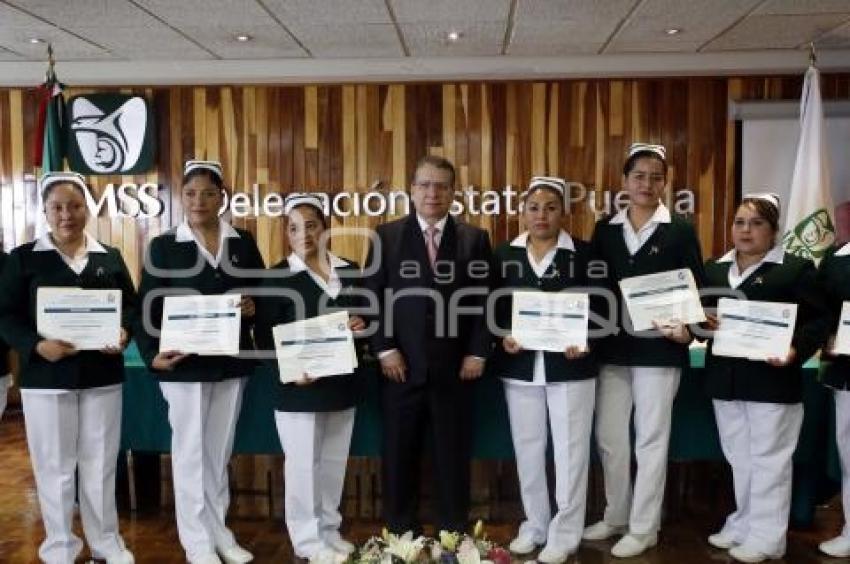 IMSS . GRADUACIÓN ENFERMERAS