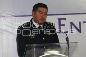 ENTREGA RECONOCIMIENTO POLICÍAS