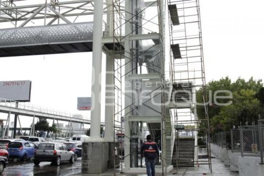 PUENTE PEATONAL