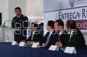 ENTREGA RECONOCIMIENTO POLICÍAS