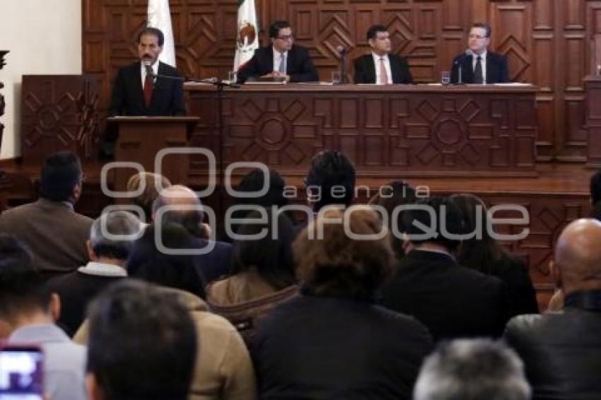 ALFONSO ESPARZA . CONSEJO UNIVERSITARIO