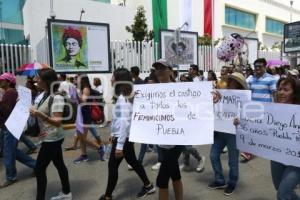 MANIFESTACIÓN . ALERTA DE GÉNERO