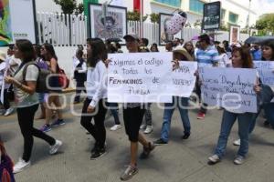 MANIFESTACIÓN . ALERTA DE GÉNERO