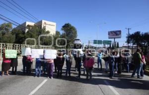 MANIFESTACIÓN PADRES DE FAMILIA