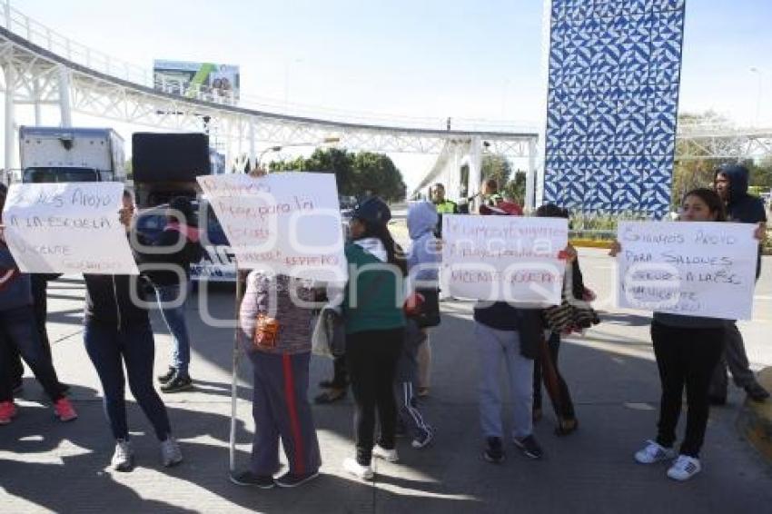 MANIFESTACIÓN PADRES DE FAMILIA