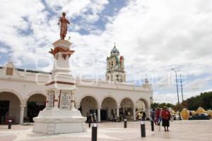 PLAZA CÍVICA . ACATLÁN