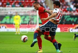 FÚTBOL . CHIVAS VS LOBOS BUAP