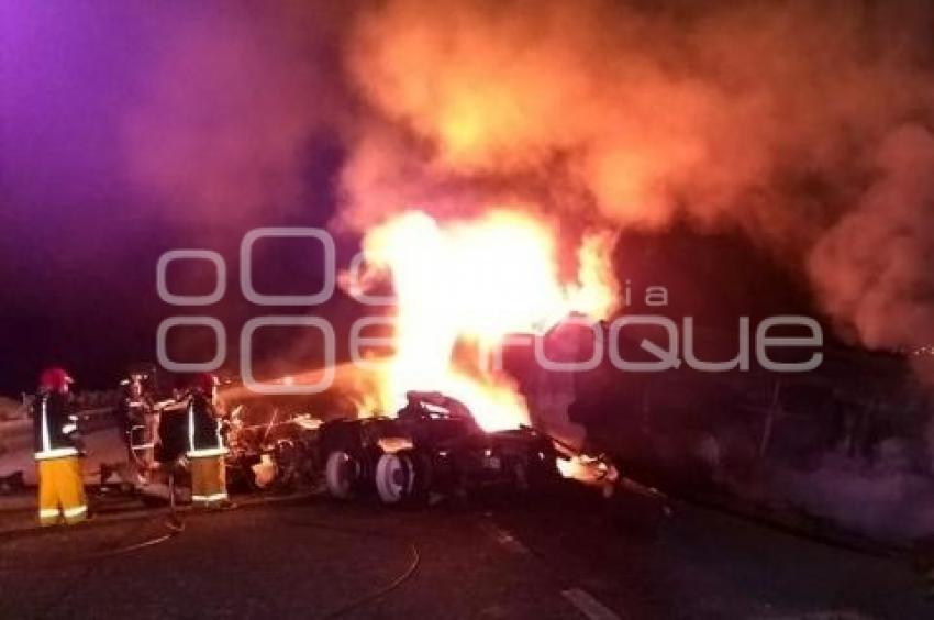 CHOQUE . INCENDIO . AUTOPISTA