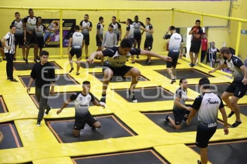 ENTRENAMIENTO LOBOS BUAP