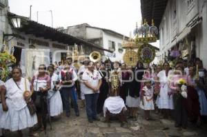 FERIA DE CUETZALAN . PROCESIÓN DE LAS CERAS