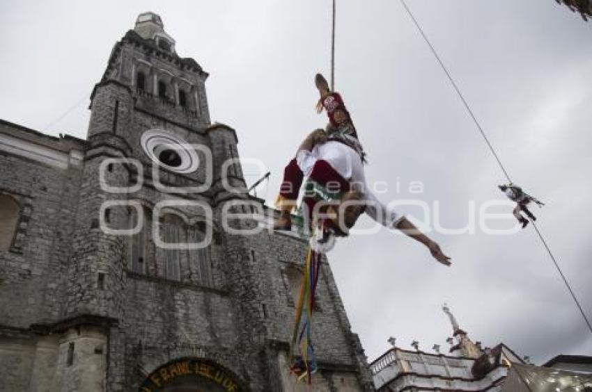 FERIA DE CUETZALAN . PROCESIÓN DE LAS CERAS