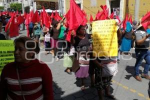 TEHUACÁN . MANIFESTACIÓN ANTORCHISTAS