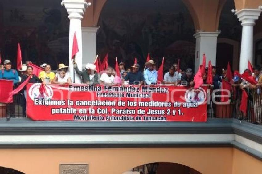 TEHUACÁN . MANIFESTACIÓN ANTORCHISTAS