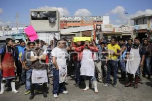 MANIFESTACIÓN . MERCADO XONACA