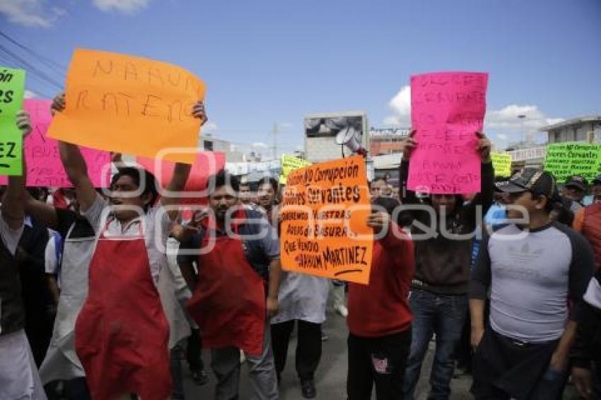 MANIFESTACIÓN . MERCADO XONACA