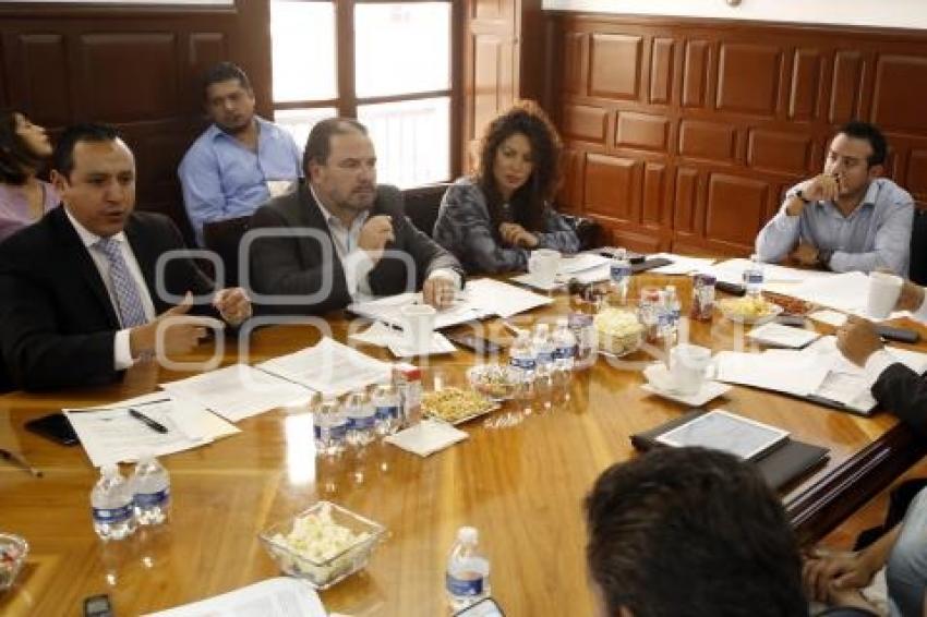 REGIDORES . COMISIÓN GOBERNACIÓN