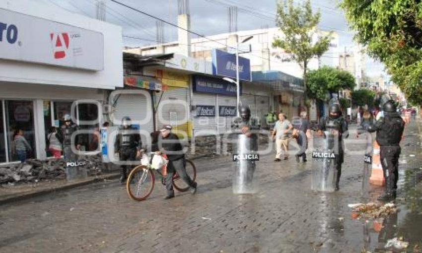 DESALOJO DE AMBULANTES . TEHUACÁN