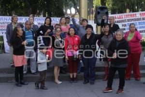 MANIFESTACIÓN . DESPEDIDOS DE GOBIERNO