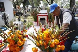 DÍA DE MUERTOS . PANTEONES