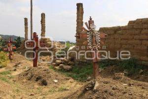 TOCHIMILCO. ALTARES MONUMENTALES