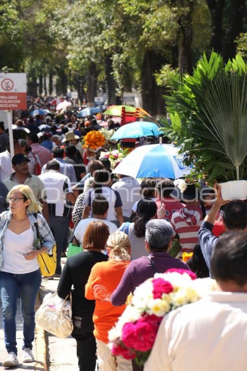 DÍA DE MUERTOS . PANTEÓN MUNICIPAL