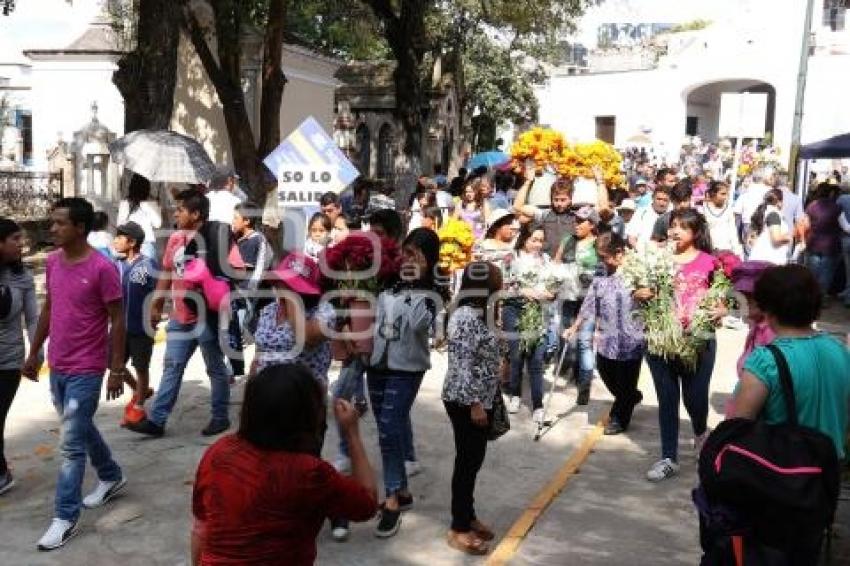 DÍA DE MUERTOS . PANTEÓN MUNICIPAL