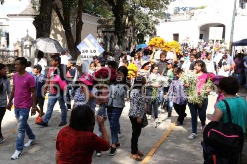 DÍA DE MUERTOS . PANTEÓN MUNICIPAL