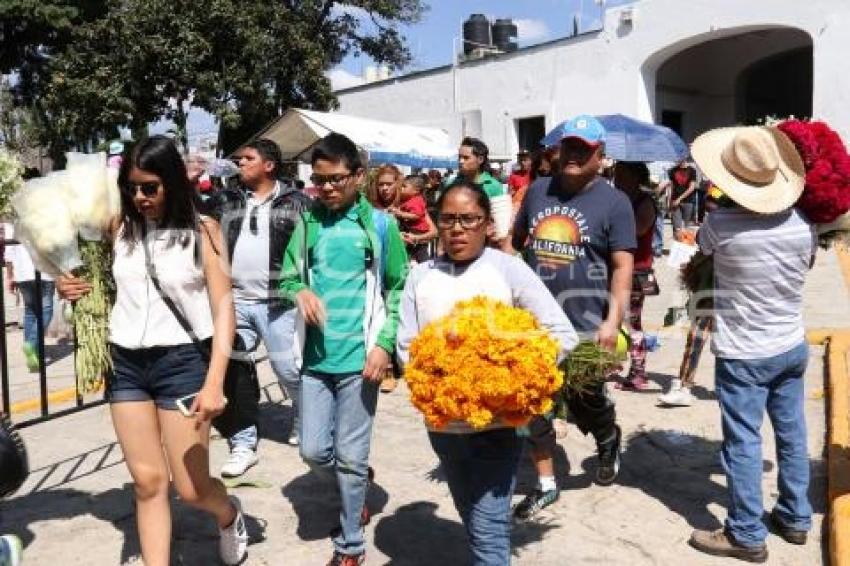 DÍA DE MUERTOS . PANTEÓN MUNICIPAL