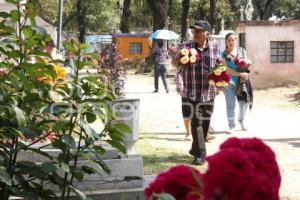 DÍA DE MUERTOS . PANTEÓN MUNICIPAL