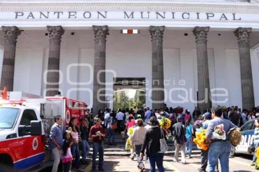 DÍA DE MUERTOS . PANTEÓN MUNICIPAL