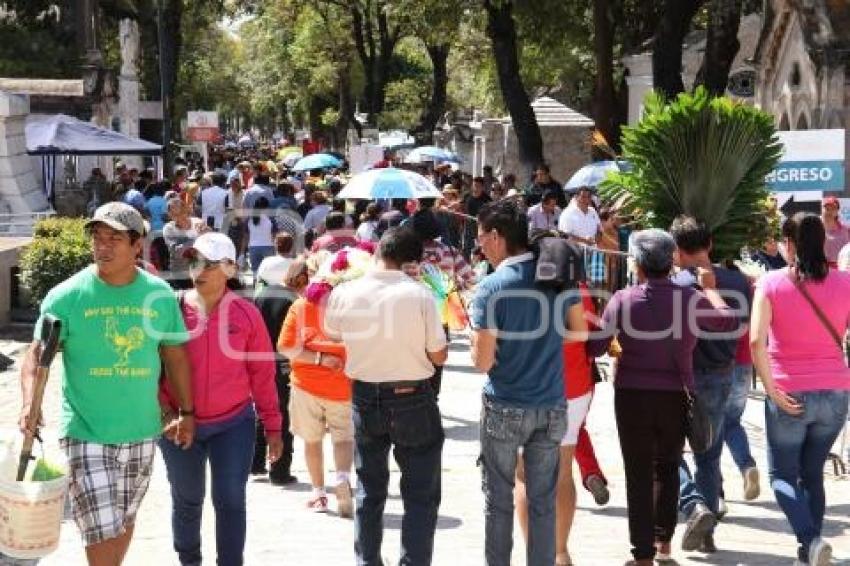 DÍA DE MUERTOS . PANTEÓN MUNICIPAL