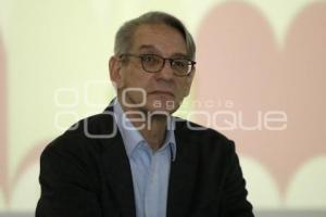 ESCRITOR ALBERTO RUY SÁNCHEZ