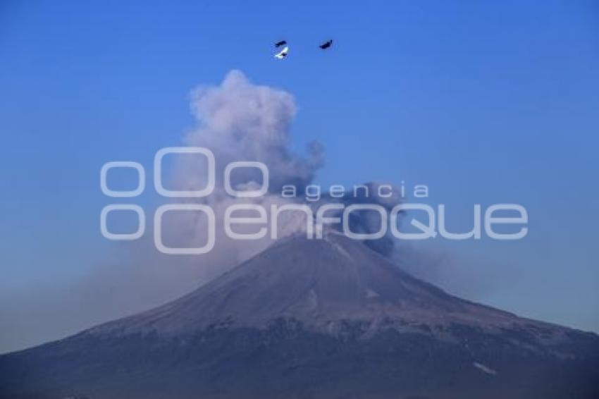 VOLCÁN POPOCATÉPETL . FUMAROLA