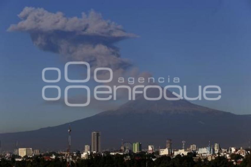 VOLCÁN POPOCATÉPETL . FUMAROLA